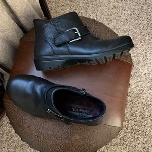 Sketchers booties